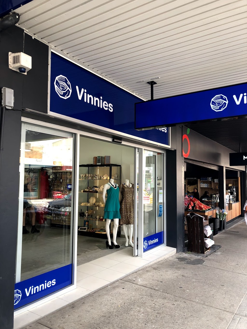 Vinnies Coogee | store | 212 Coogee Bay Rd, Coogee NSW 2034, Australia | 131812 OR +61 131812