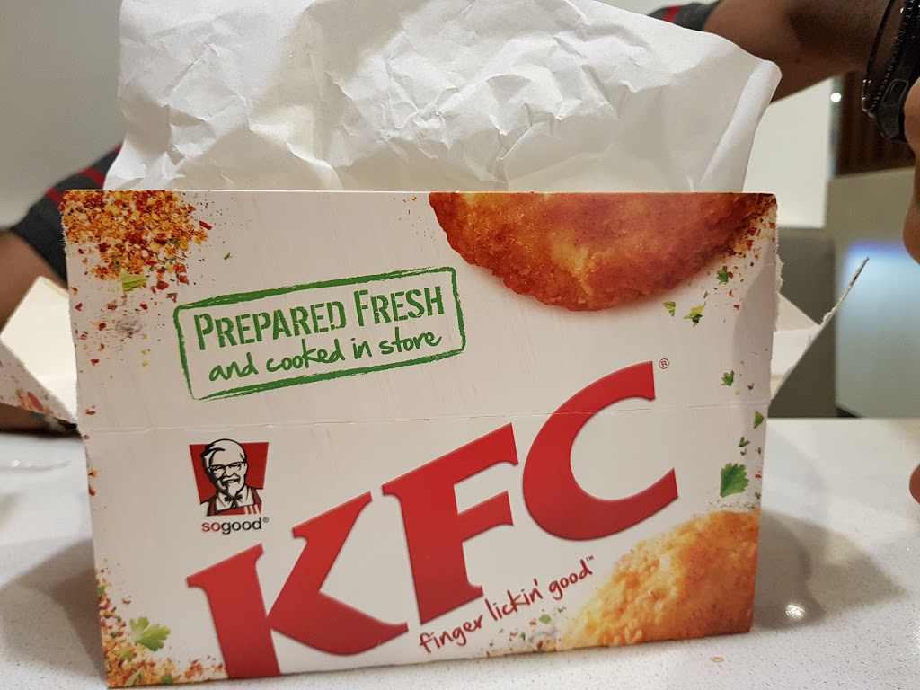 KFC Oxenford | meal takeaway | 8 Leo Graham Way, Oxenford QLD 4210, Australia | 0755804654 OR +61 7 5580 4654