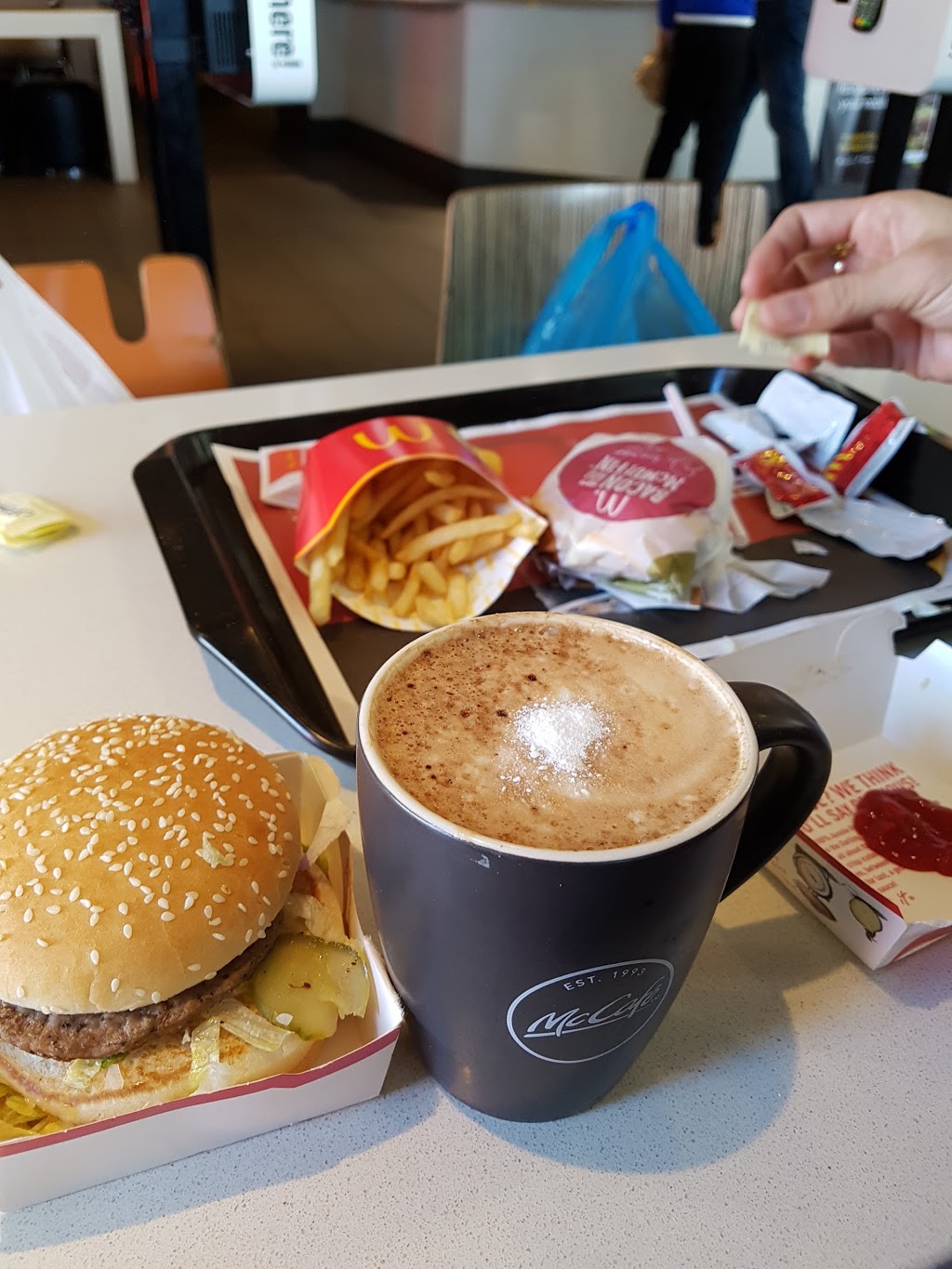 McDonalds Liverpool South | meal takeaway | 330 Hume Hwy, Liverpool NSW 2170, Australia | 0296021065 OR +61 2 9602 1065