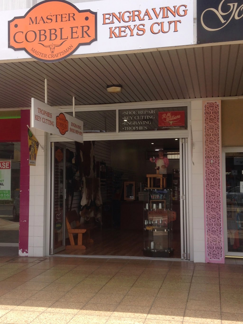 River Street Master Cobbler | 152 River St, Ballina NSW 2478, Australia | Phone: (02) 6681 3969