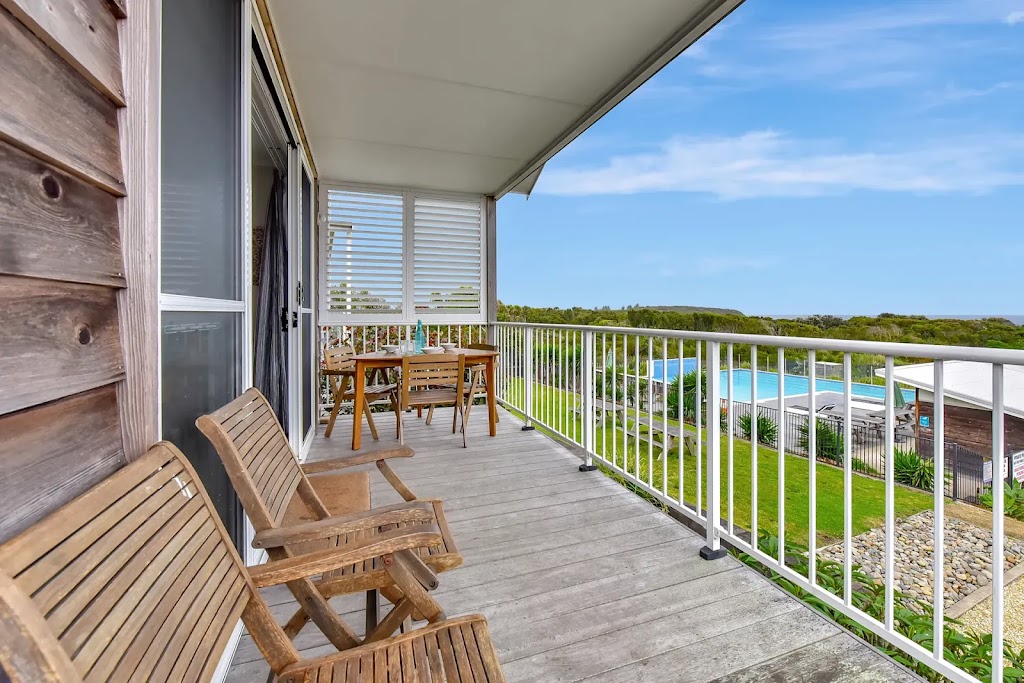 OceanView Villa | 4 Island Outlook, Caves Beach NSW 2281, Australia | Phone: 0411 707 071