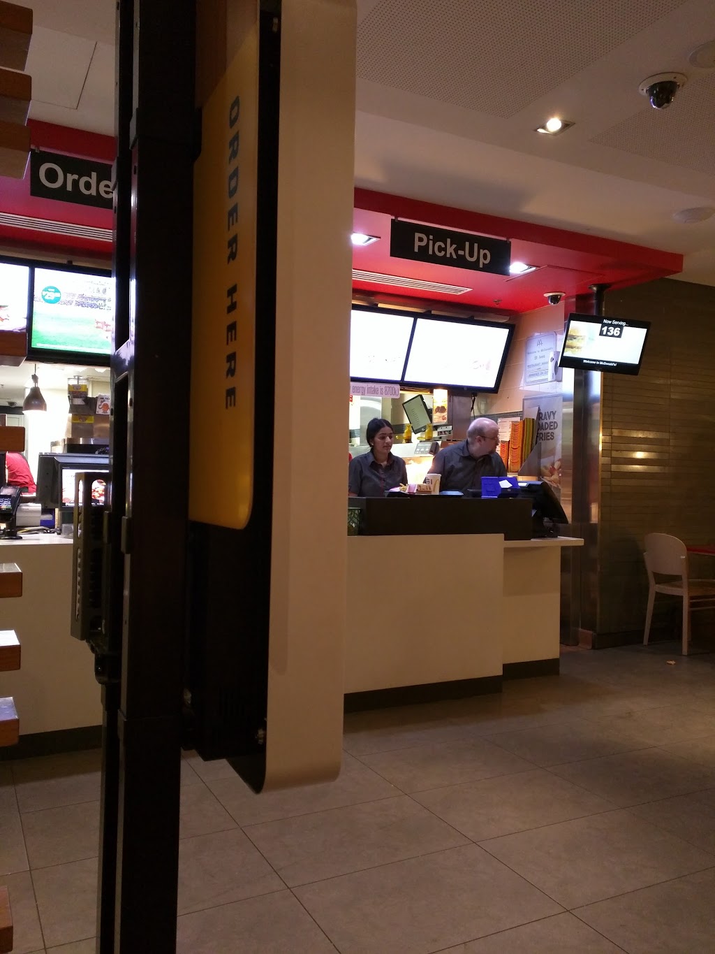 McDonalds St Ives | meal takeaway | St Ives Shopping Village, Mona Vale Rd, St. Ives NSW 2075, Australia | 0294491579 OR +61 2 9449 1579