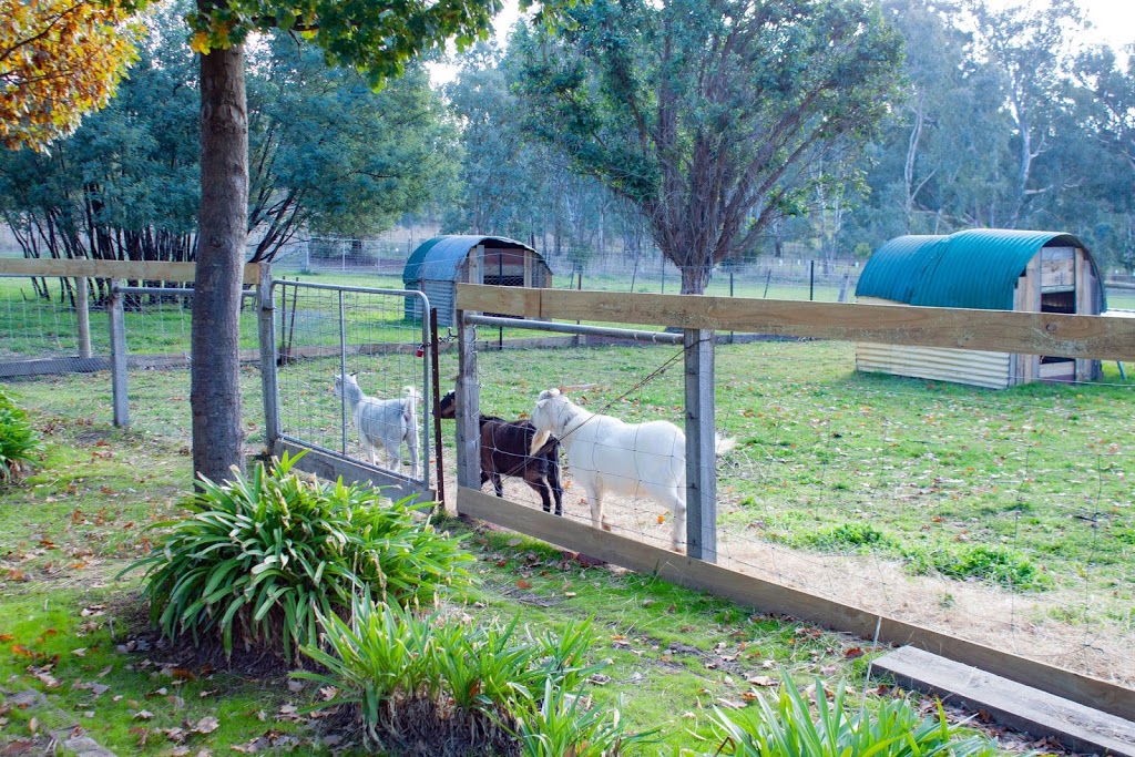 Fawcett Country Cottages | 28 Old Fawcett Rd, Alexandra VIC 3714, Australia | Phone: 0434 244 851