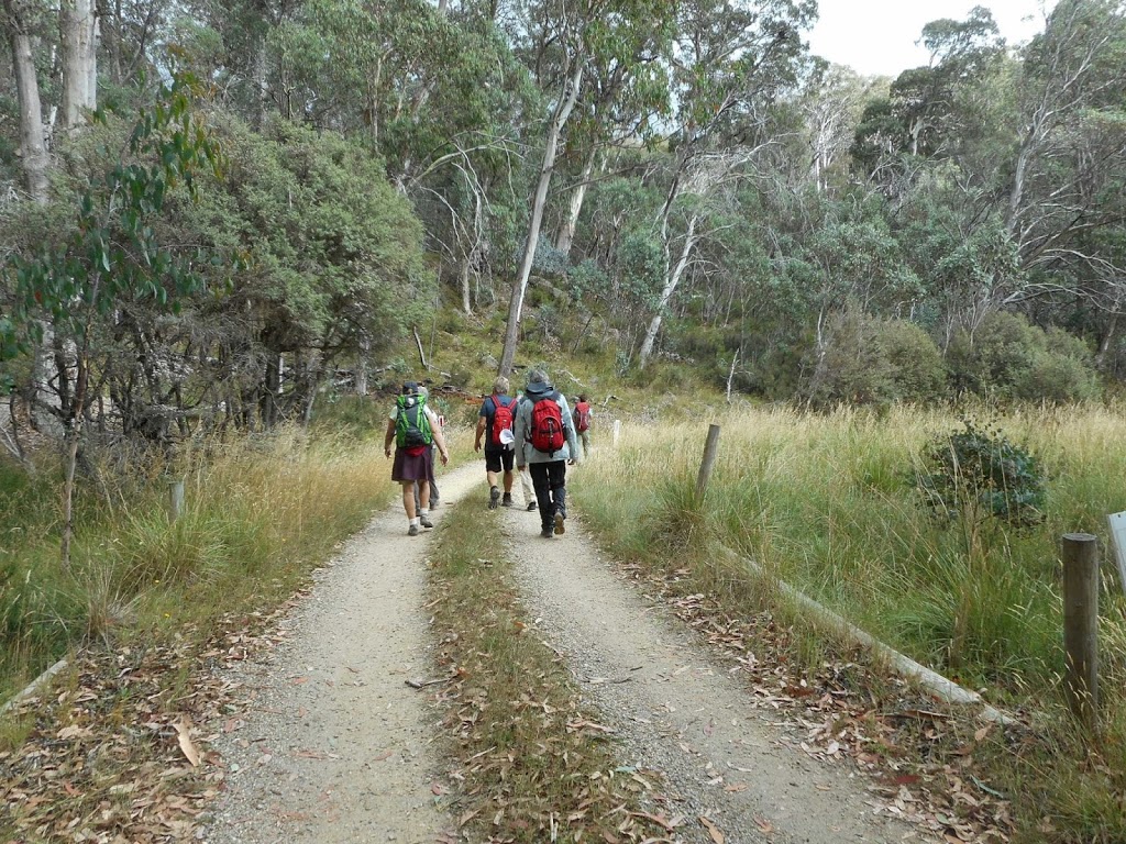 Hedonistic Hiking | 24 Mill Bend Rd, Porepunkah VIC 3740, Australia | Phone: 0428 198 918