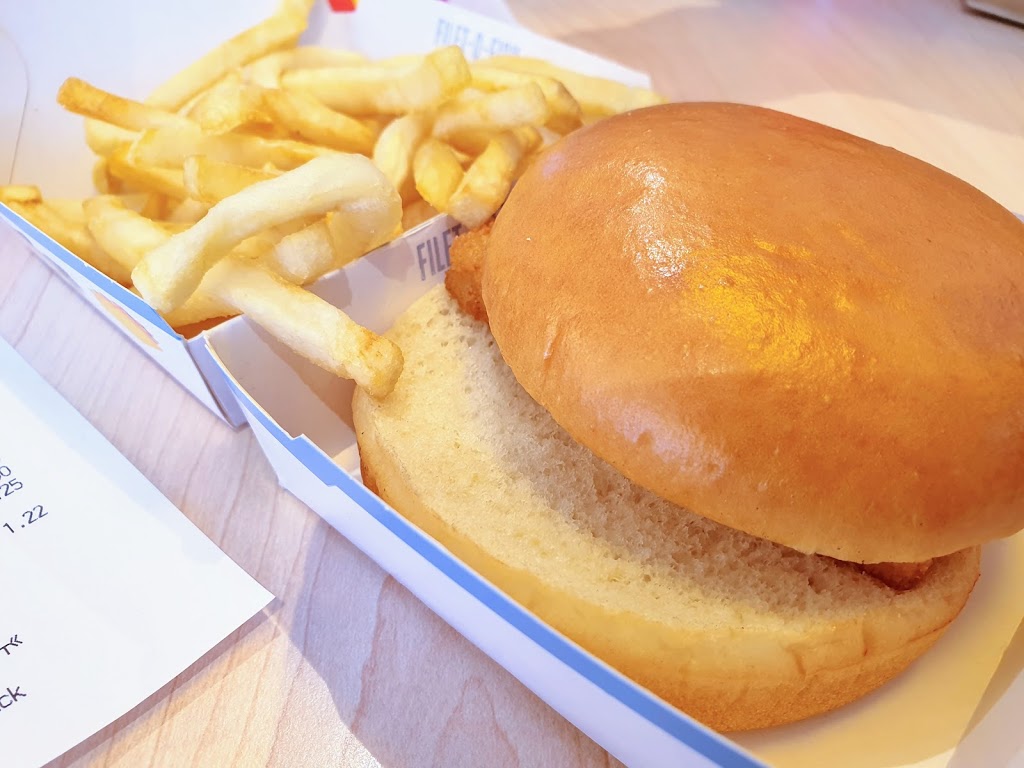 McDonalds Mooroolbark | meal takeaway | 18 Manchester Rd, Mooroolbark VIC 3138, Australia | 0392944640 OR +61 3 9294 4640