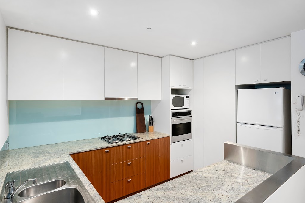 Brighton Bay Apartments | 197 Bay St, Brighton VIC 3186, Australia | Phone: (03) 9595 6099