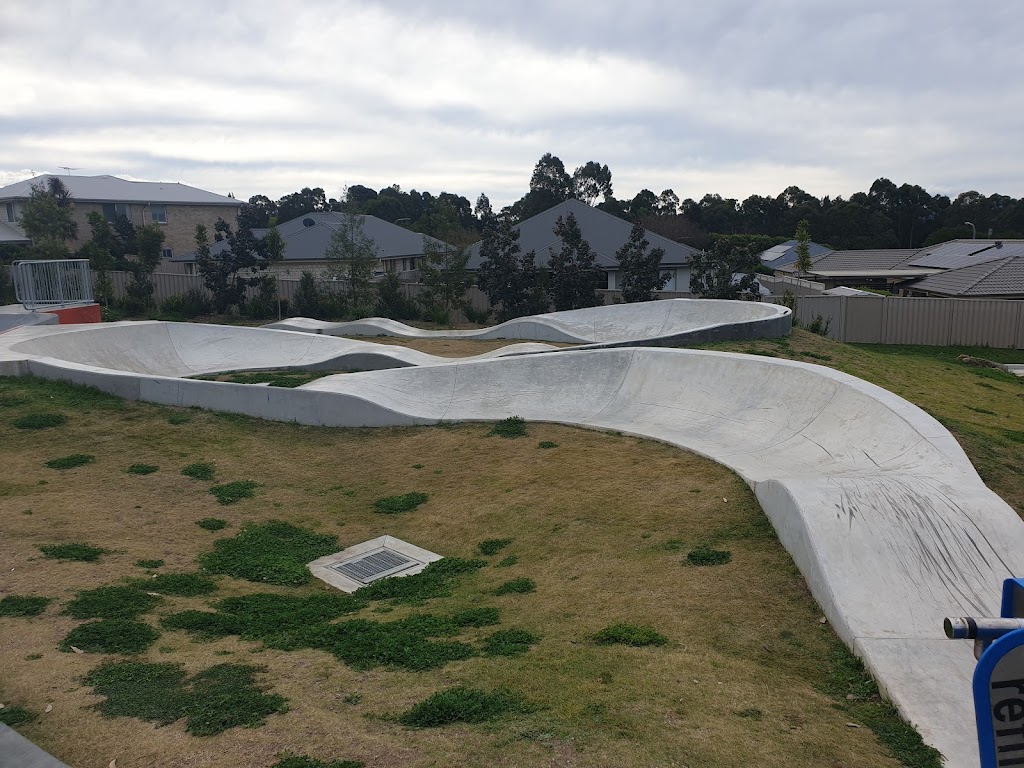 Largs Skate Park | Largs Ave, Largs NSW 2320, Australia | Phone: (02) 4934 9700
