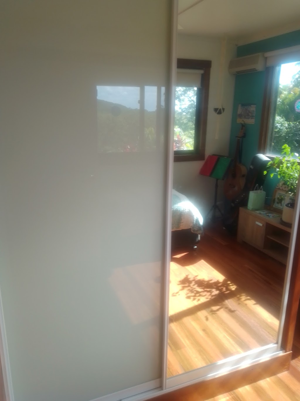 Macksville glass | 10 Melaleuca Pl, Scotts Head NSW 2447, Australia | Phone: 0404 466 486