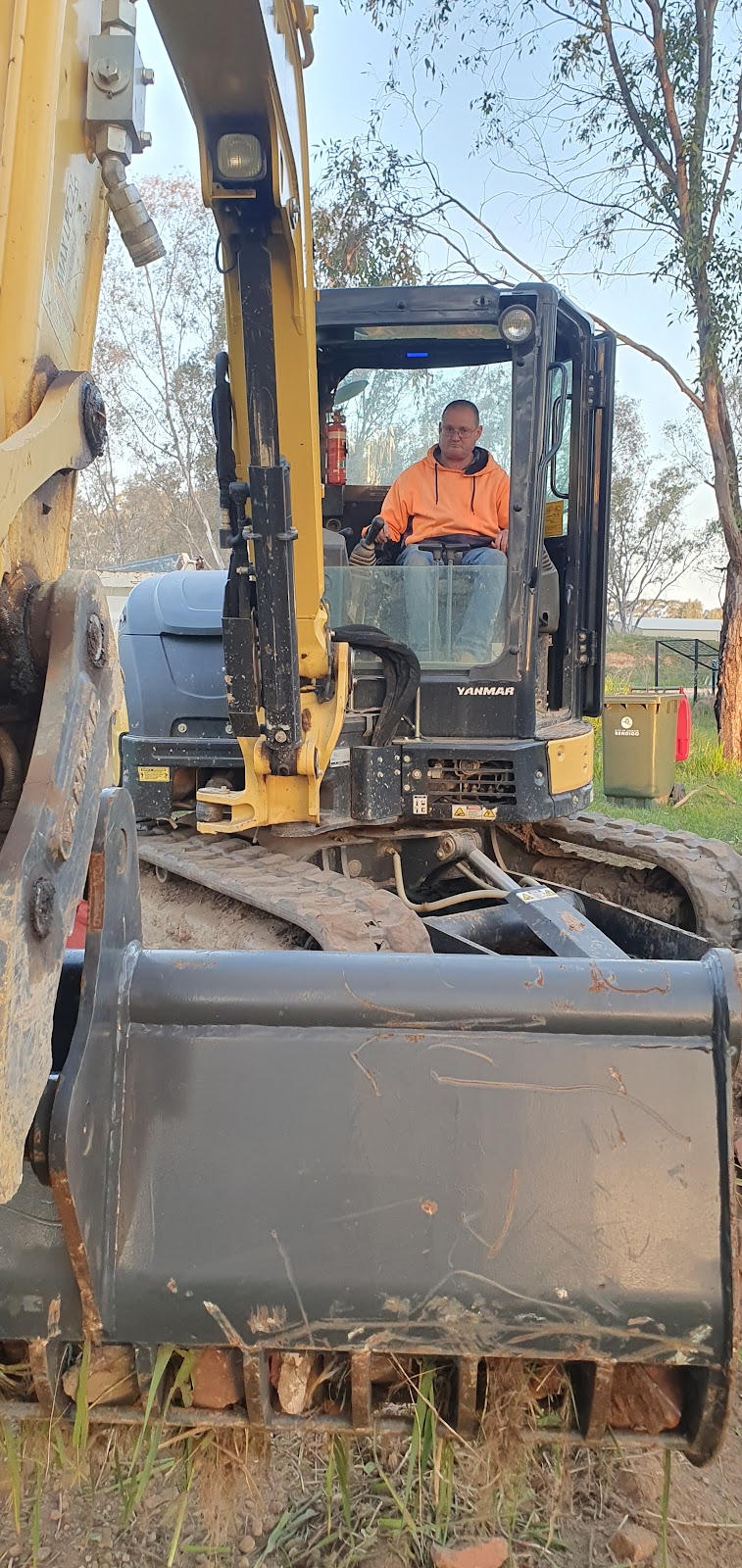 Ferrets Excavations | 17 Shaw Ct, Bagshot VIC 3551, Australia | Phone: 0418 573 855