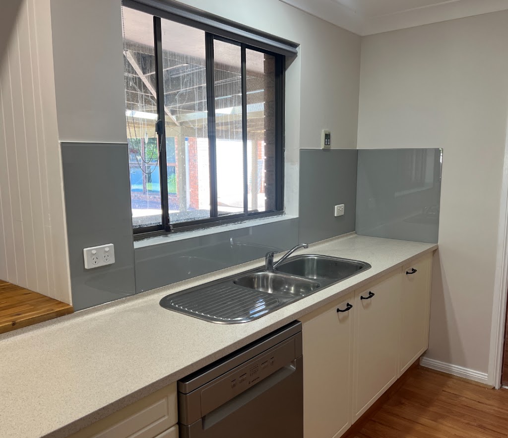 Menzies Auto and Residential Glass pty ltd | 210 Bridge St, Muswellbrook NSW 2333, Australia | Phone: (02) 6545 3386