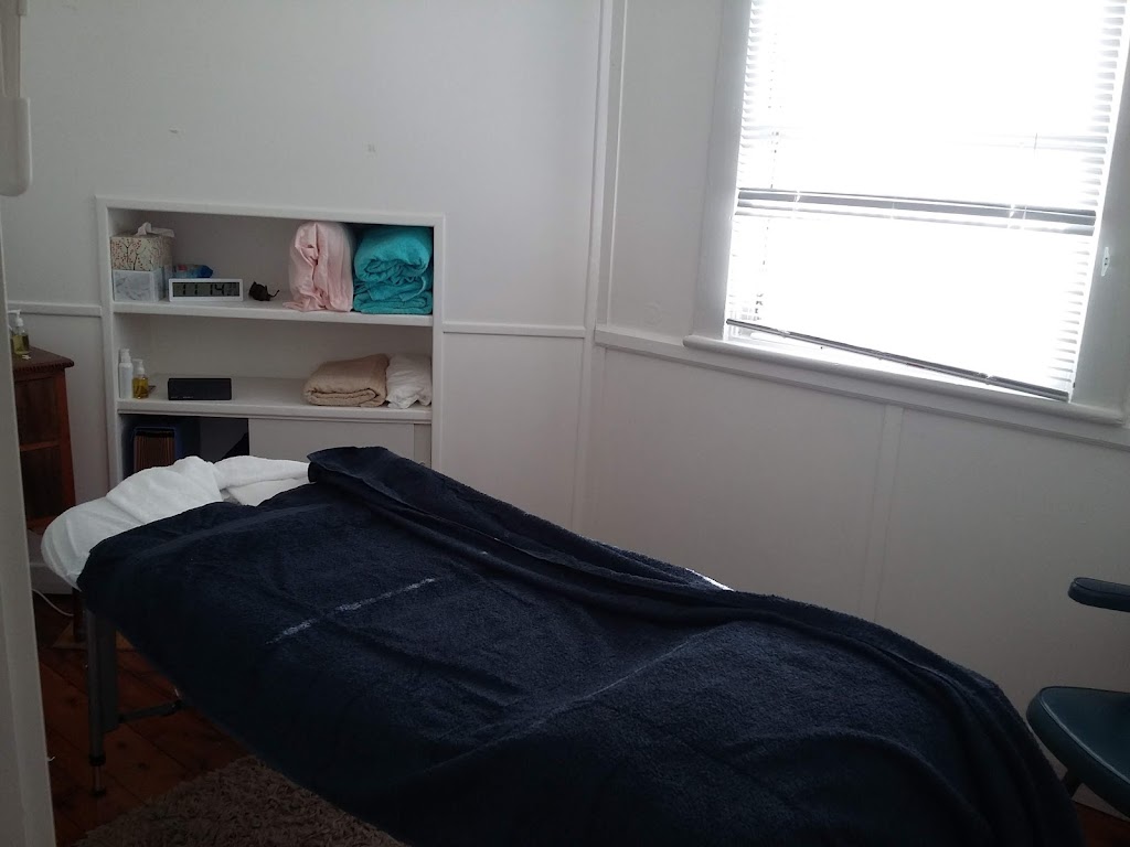 Chrissys Remedial Massage |  | 21 Canberra St, Charlestown NSW 2290, Australia | 0409916451 OR +61 409 916 451