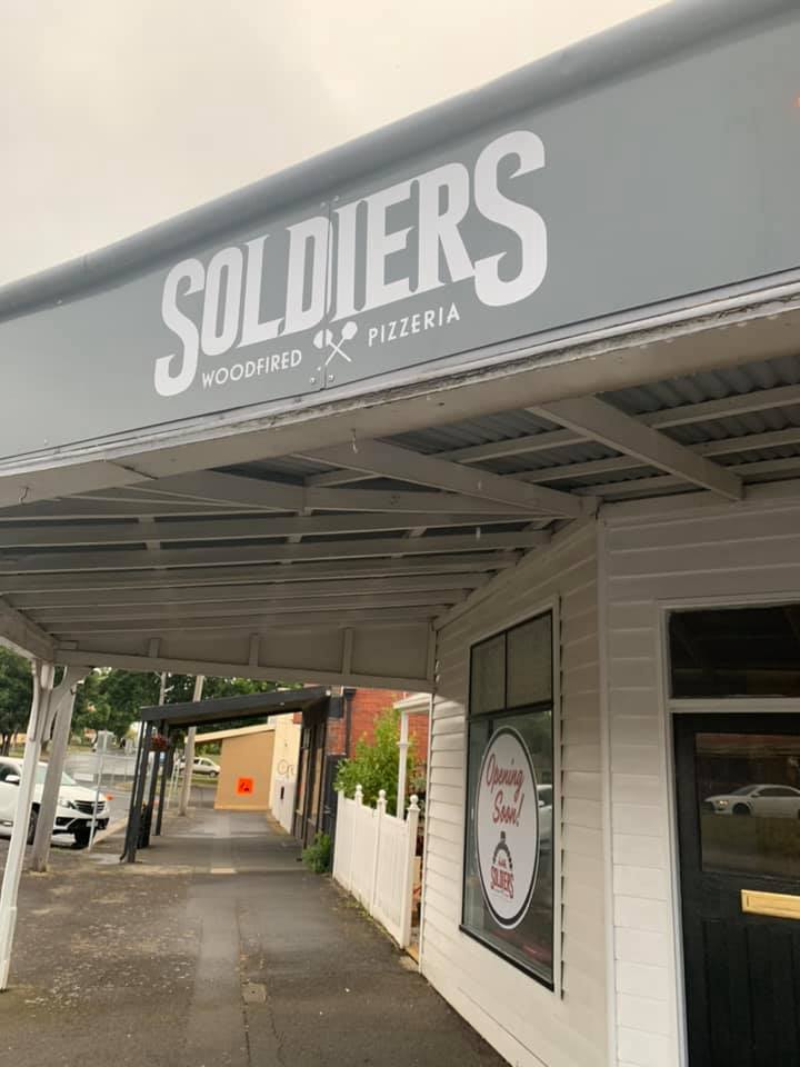 Soldiers Woodfired Pizzeria Ballarat | 451 Doveton St N, Soldiers Hill VIC 3350, Australia | Phone: (03) 5333 3796