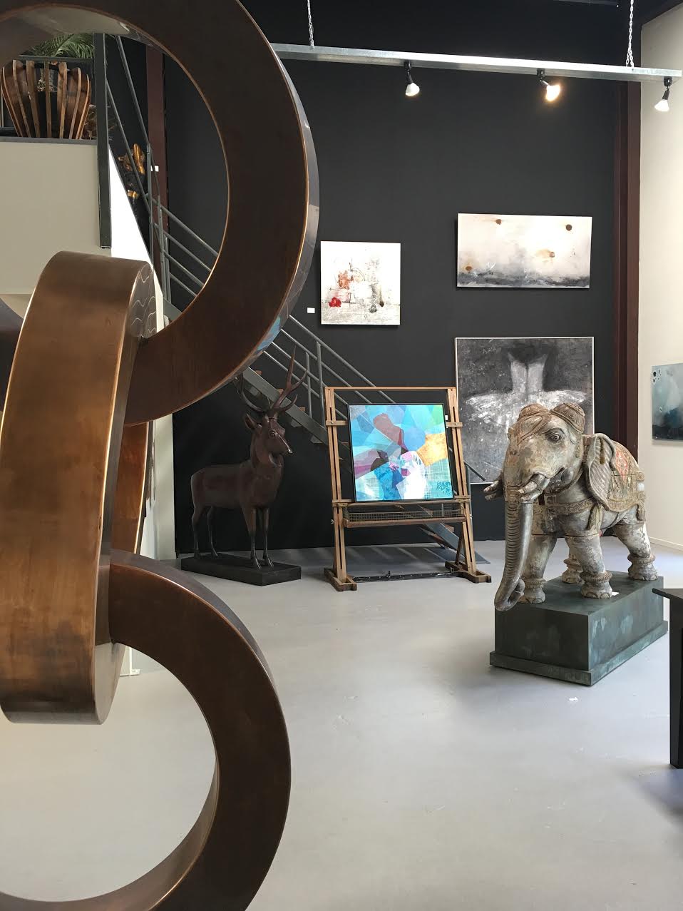 Thomgallery | 6 Fern Pl, Byron Bay NSW 2481, Australia | Phone: 0411 813 999