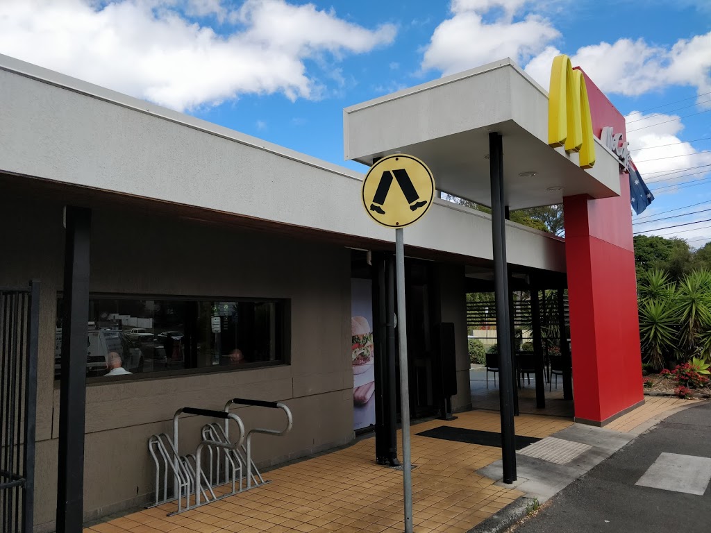 McDonalds Arana Hills | meal takeaway | 2/161 Dawson Parade, Keperra QLD 4054, Australia | 0733559522 OR +61 7 3355 9522