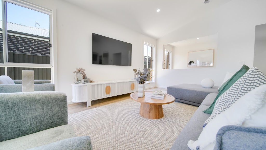 Langdon Building - Winter Valley Display | 115 Ballarat-Carngham Rd, Winter Valley VIC 3358, Australia | Phone: 1300 660 764