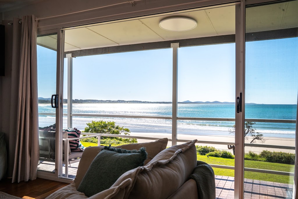Salastraf - Exclusive Beachfront Accommodation | 4 First Ave, Arrawarra Headland NSW 2456, Australia | Phone: (02) 6654 1148