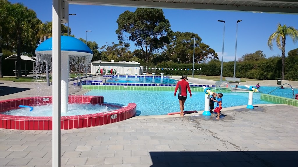 Quairading Aquatic Club |  | McLennan St, Quairading WA 6383, Australia | 0896452400 OR +61 8 9645 2400