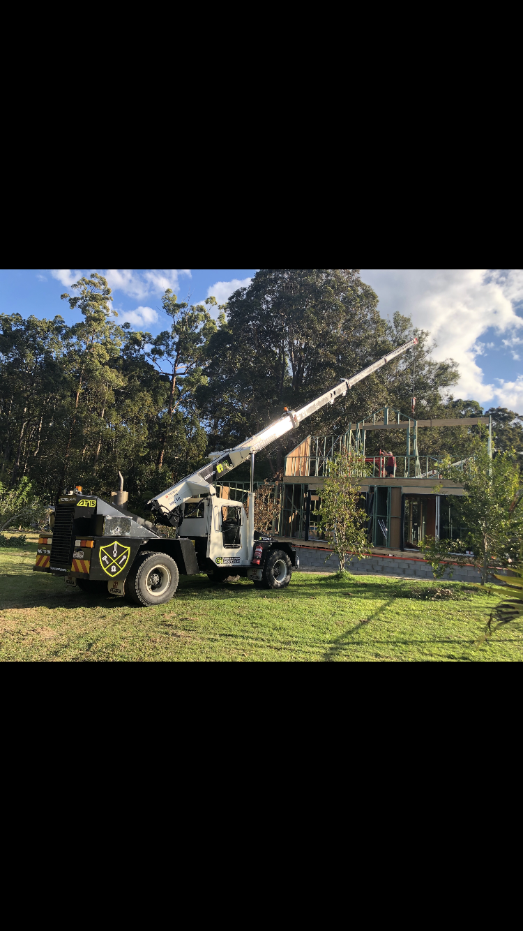 Crane and Rigging Industries |  | 430 Tallebudgera Creek Rd, Tallebudgera Valley QLD 4228, Australia | 0402165850 OR +61 402 165 850