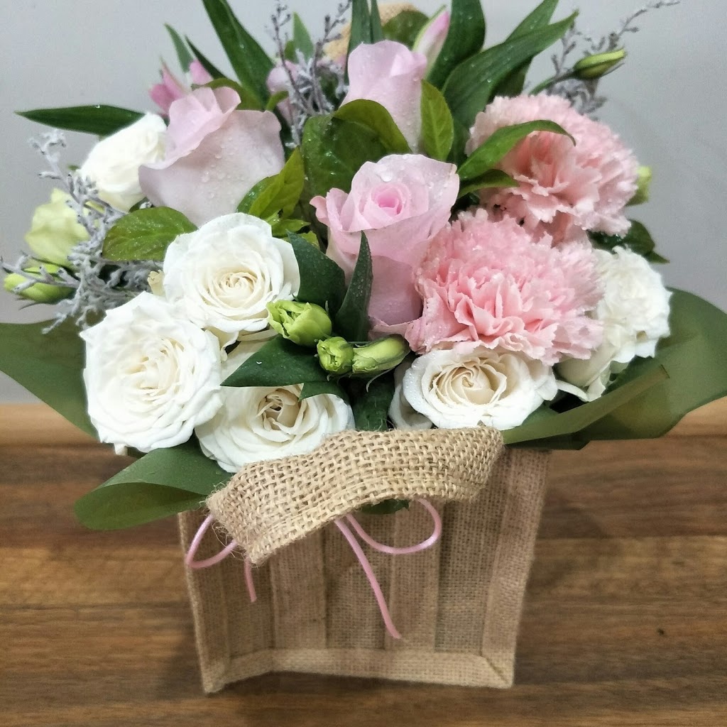 Ivy Flowers and Gifts | florist | 1 Main Cl, Chisholm ACT 2905, Australia | 0262824725 OR +61 2 6282 4725