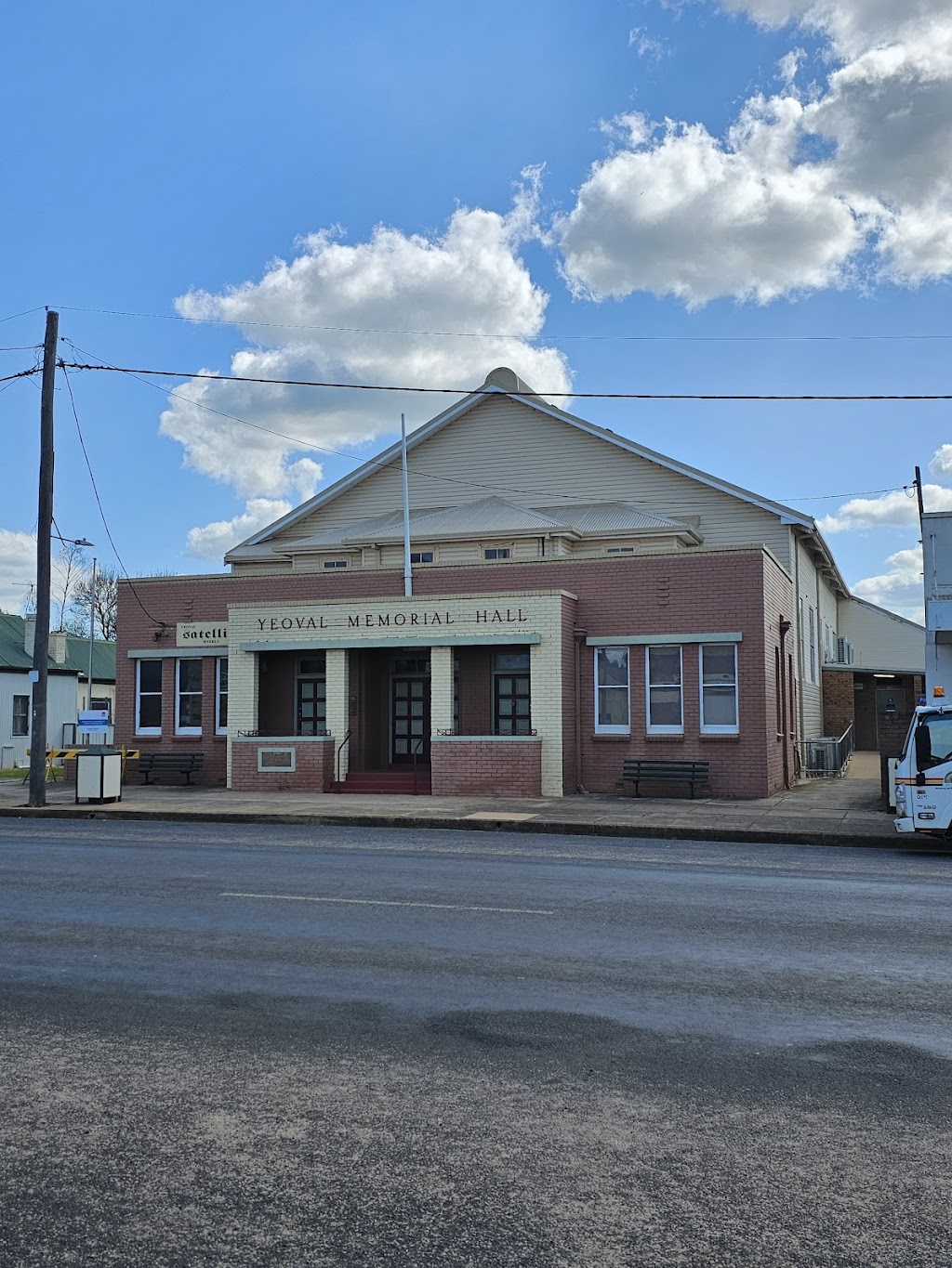 Yeoval Memorial Town Hall | 25 Forbes St, Yeoval NSW 2868, Australia | Phone: 0456 828 394