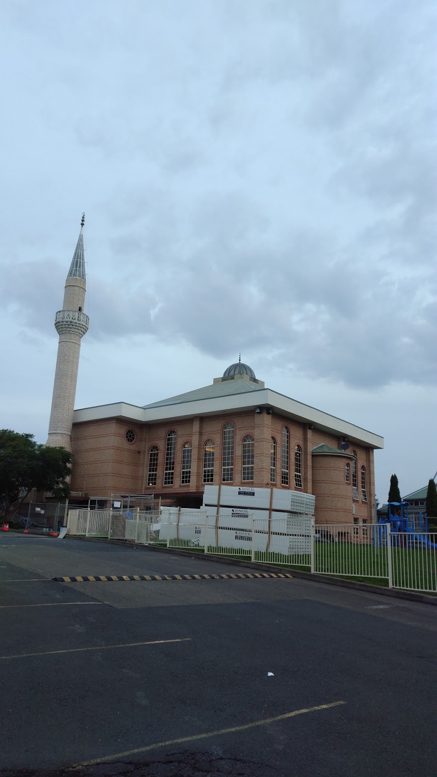 Bonnyrigg Mosque - 10/12 Bibbys Pl, Bonnyrigg NSW 2177, Australia