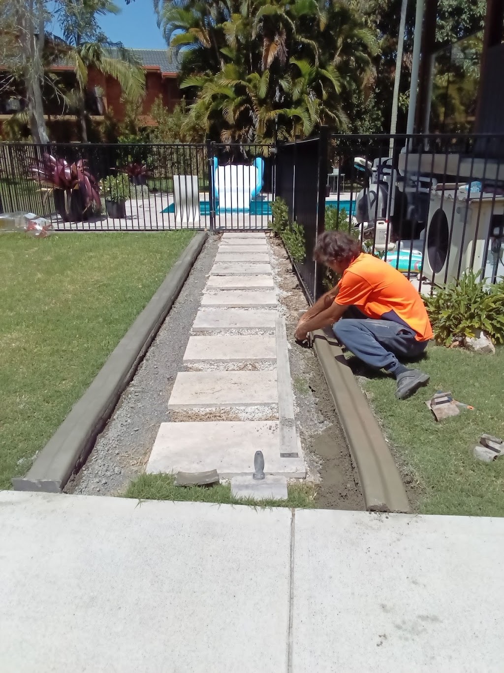 Brett continuous concrete kerbing garden edging | 3 Bottlebrush Pl, Lakewood NSW 2443, Australia | Phone: 0470 018 422