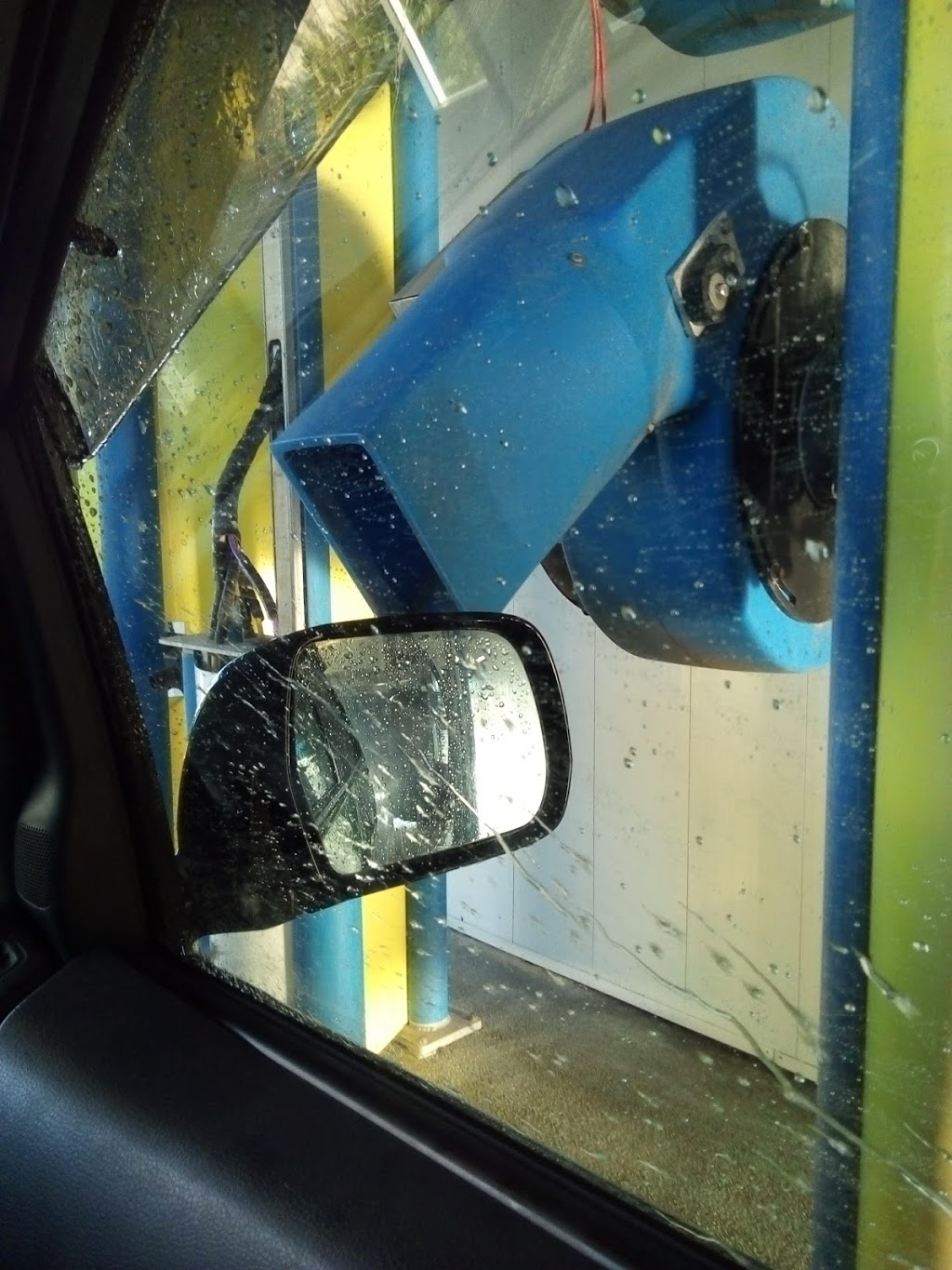 Arundel Express Car Wash | car wash | 117A Arundel Dr, Arundel QLD 4214, Australia | 0755947141 OR +61 7 5594 7141