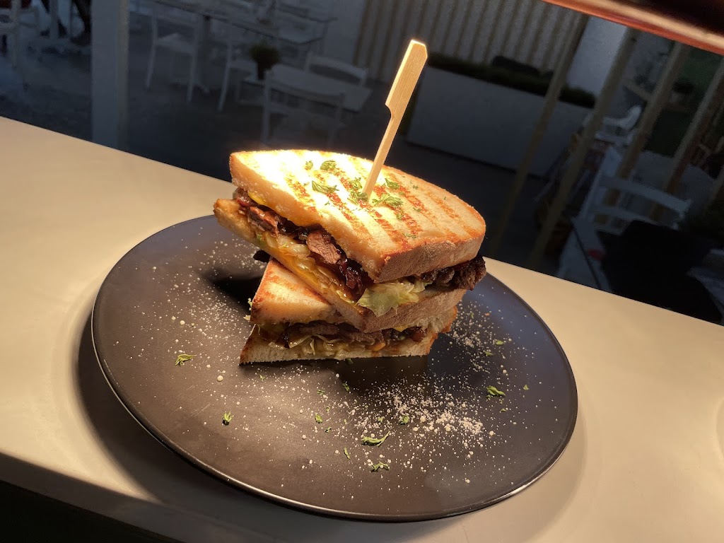 Leonay Cafe & Kitchen | 1/30/32 Leonay Parade, Leonay NSW 2750, Australia | Phone: (02) 4729 0740