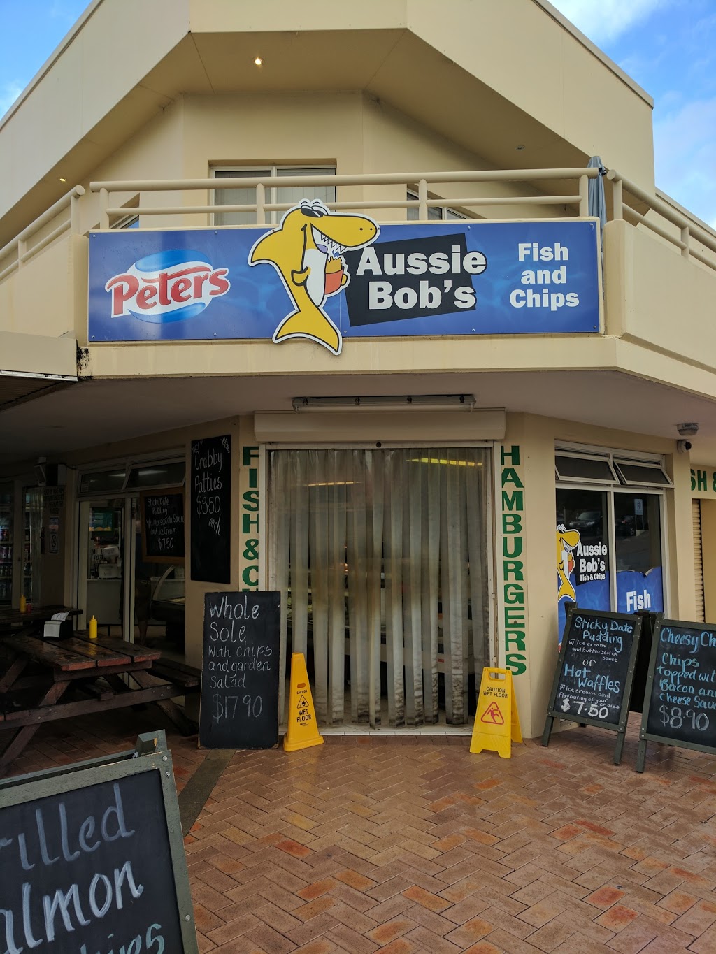 Aussie Bobs Fish & Chips | 2A Tomaree Rd, Shoal Bay NSW 2315, Australia | Phone: (02) 4984 1591