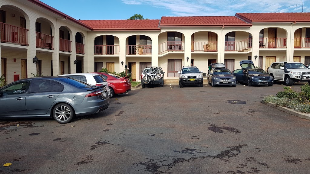 Narrandera Club Motor Inn | lodging | 38 Bolton St, Narrandera NSW 2700, Australia | 0269593123 OR +61 2 6959 3123