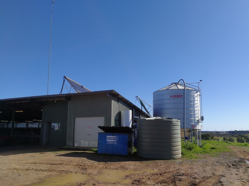 Meredith Dairy |  | 106 Cameron Rd, Meredith VIC 3333, Australia | 0352862000 OR +61 3 5286 2000