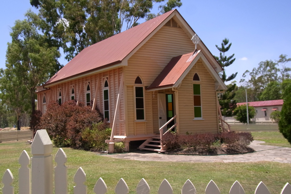Saint Peters Church | church | Parkhurst QLD 4702, Australia