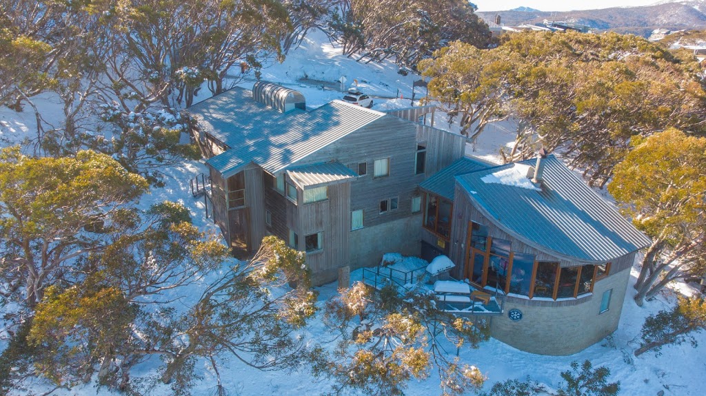 Mansfield Ski Lodge - Mount Buller | 7 Standard Ln, Mount Buller VIC 3723, Australia | Phone: (03) 9386 9345