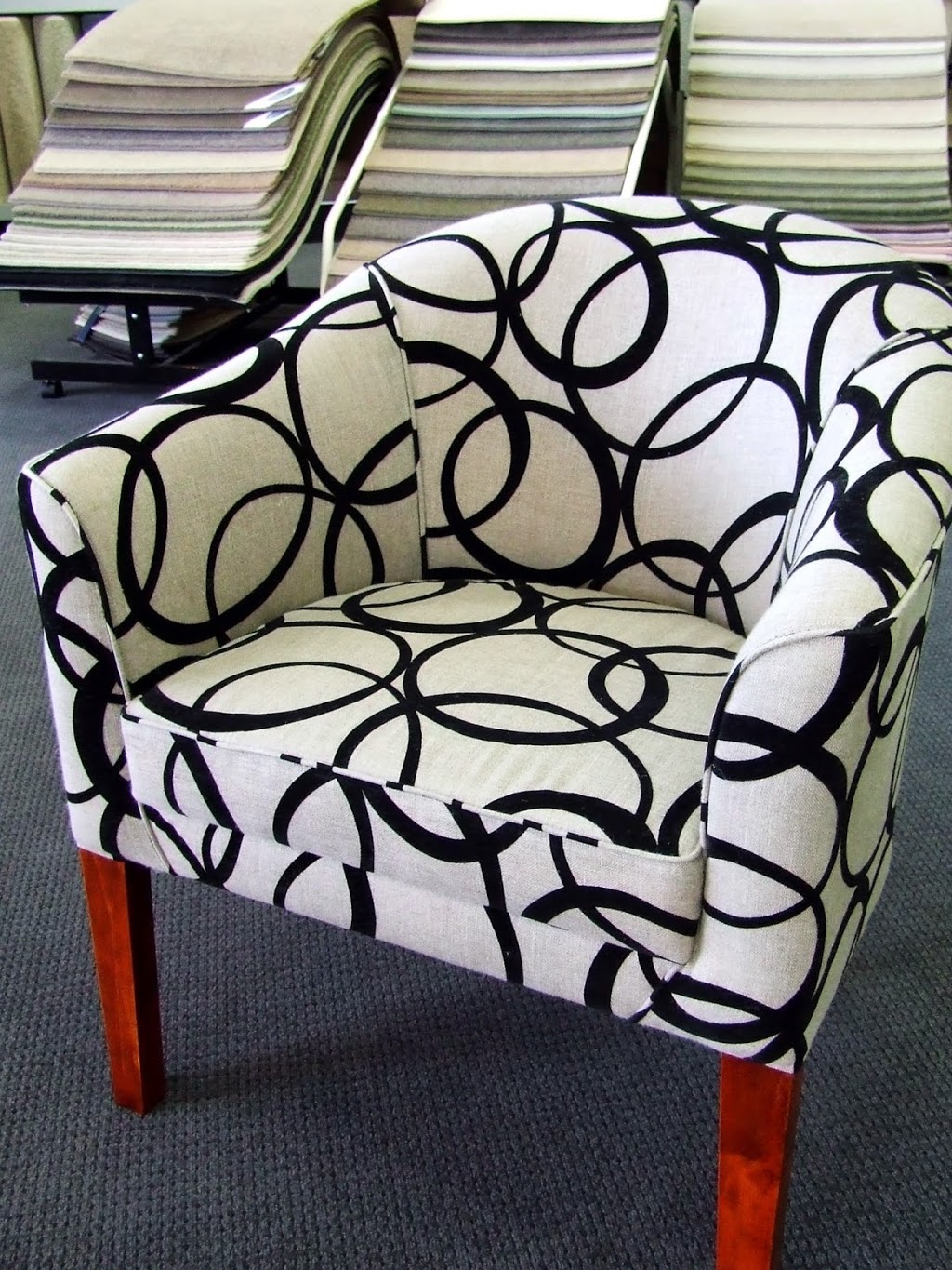 Maclaurin Upholstery | furniture store | Lot 1/327 Raglan St, Sale VIC 3850, Australia | 0351445344 OR +61 3 5144 5344