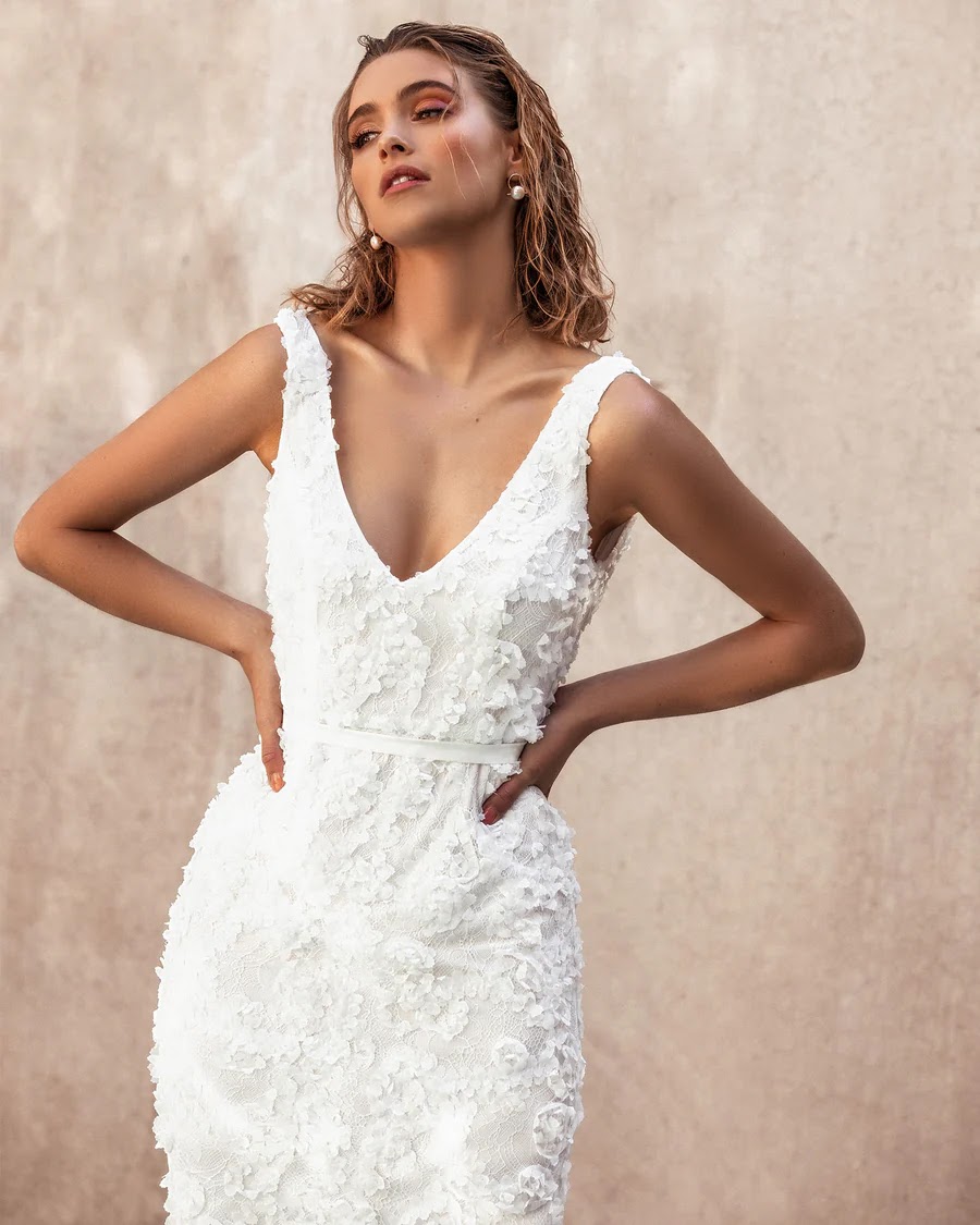 Bayside Bridal | Suite 19 (Basement Level/30-32 Cypress St, Redland Bay QLD 4165, Australia | Phone: 0415 713 014