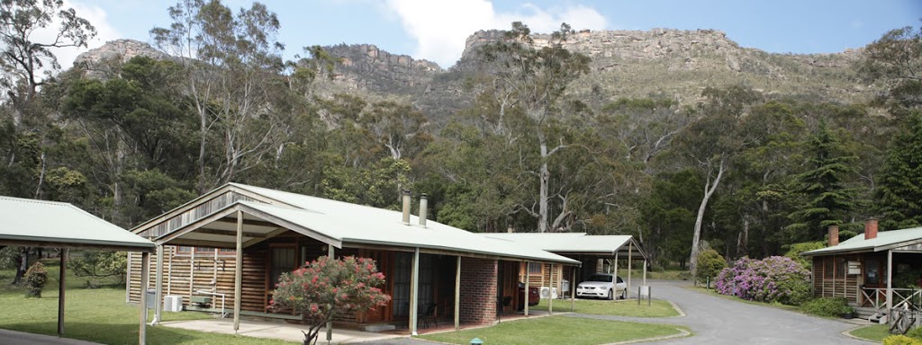 Halls Gap Log Cabins | lodging | 245 Grampians Rd, Halls Gap VIC 3381, Australia | 0353564256 OR +61 3 5356 4256