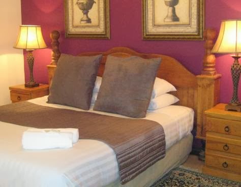 Mt Tamborine Stonehaven Guest House | 75-79 Geissmann Dr, North Tamborine QLD 4272, Australia | Phone: (07) 5545 3462