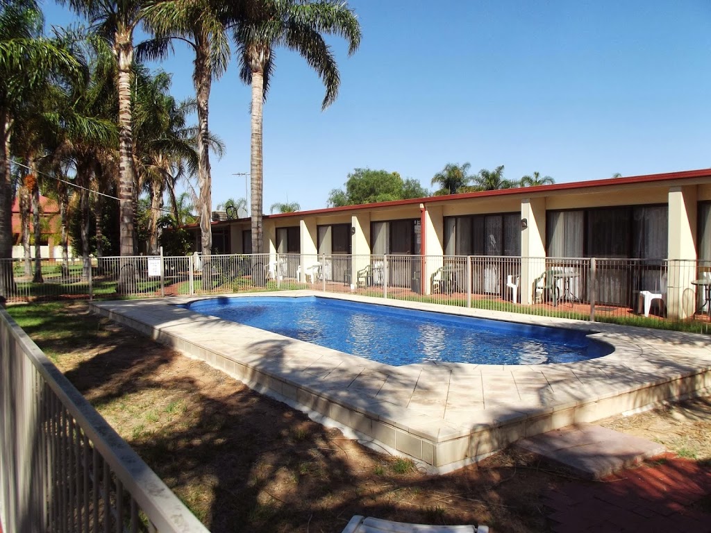 Sunraysia Motel & Holiday Apartments | lodging | 441 Deakin Ave, Mildura VIC 3500, Australia | 0350230137 OR +61 3 5023 0137