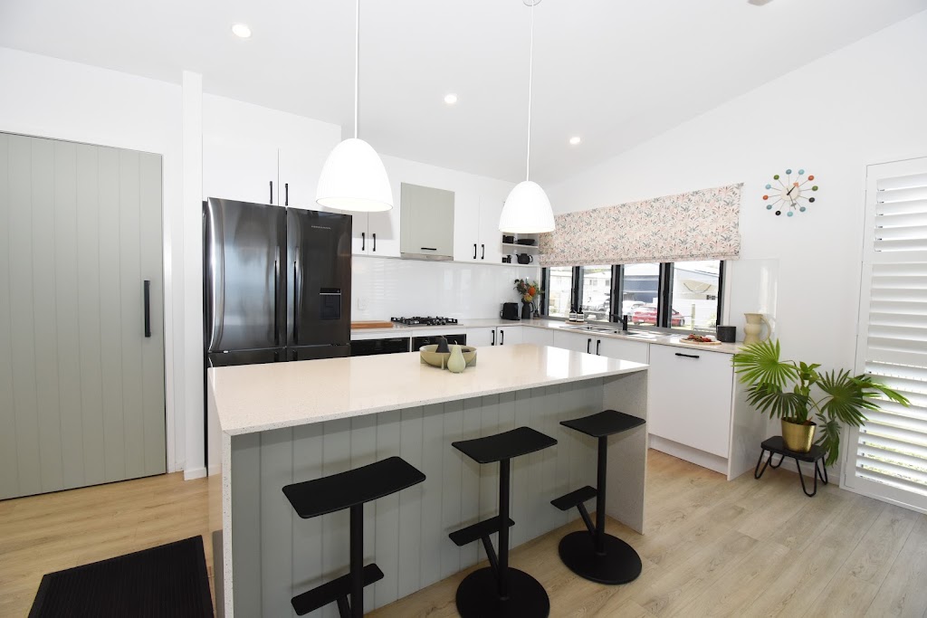 Iluka Palms Holiday Home | 34 The Esplanade, Grasstree Beach QLD 4740, Australia | Phone: 0466 256 220