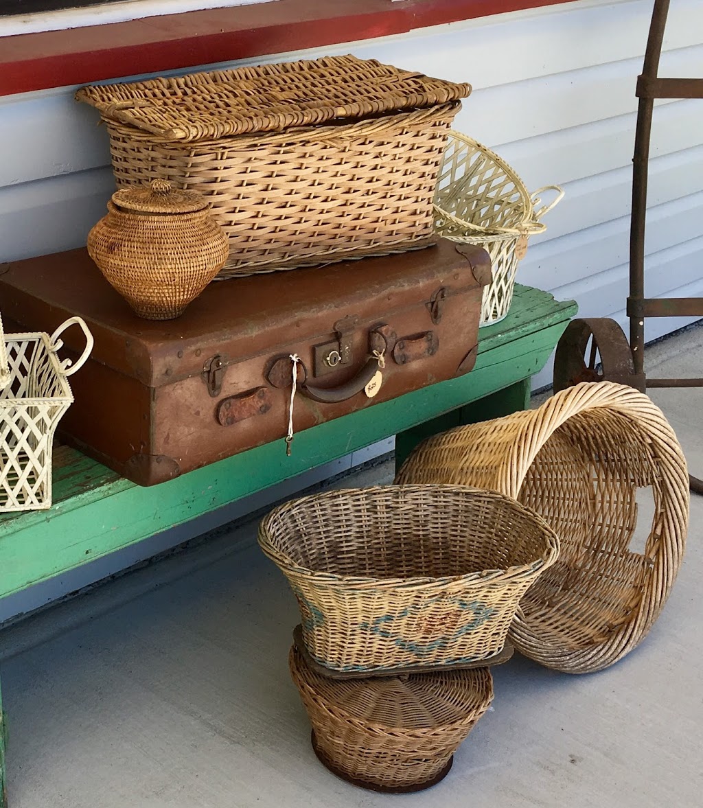 Lilys Antiques & Old Wares | home goods store | 52 Fort St, Maryborough QLD 4650, Australia | 0439323774 OR +61 439 323 774