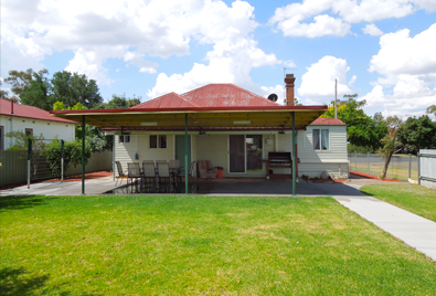 Woodies Cottage | 56 MacKay St, Cootamundra NSW 2590, Australia | Phone: 0419 234 417