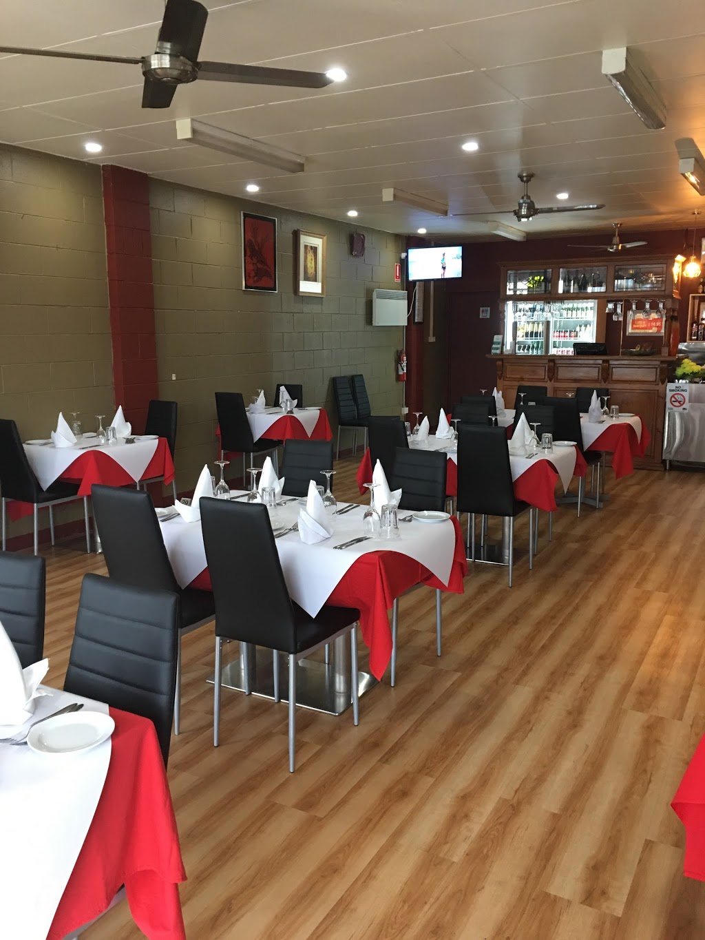 Vini Tandoori Indian Restaurant | restaurant | 11 Eramosa Rd E, Somerville VIC 3912, Australia | 0359779949 OR +61 3 5977 9949