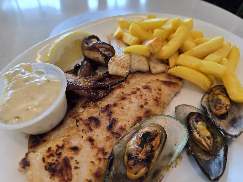 Lobster Tail Seafood Restaurant | Westfield, level 5/500 Oxford St, Bondi Junction NSW 2022, Australia | Phone: (02) 9387 8637