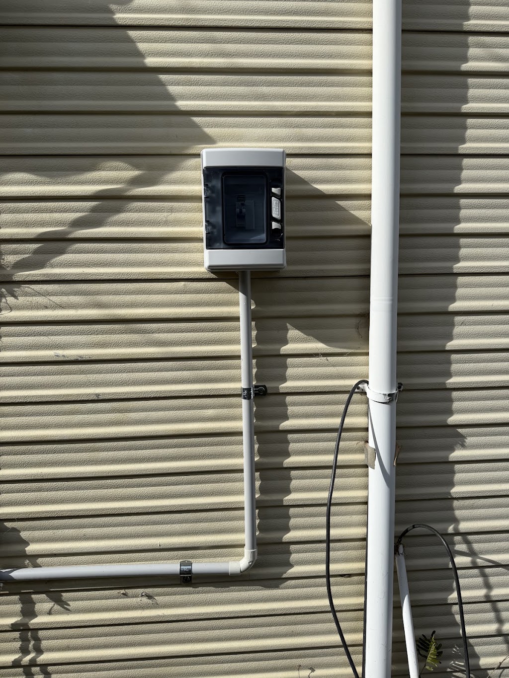 Chilko electrical | 41 Anson St, Sanctuary Point NSW 2540, Australia | Phone: 0419 405 797