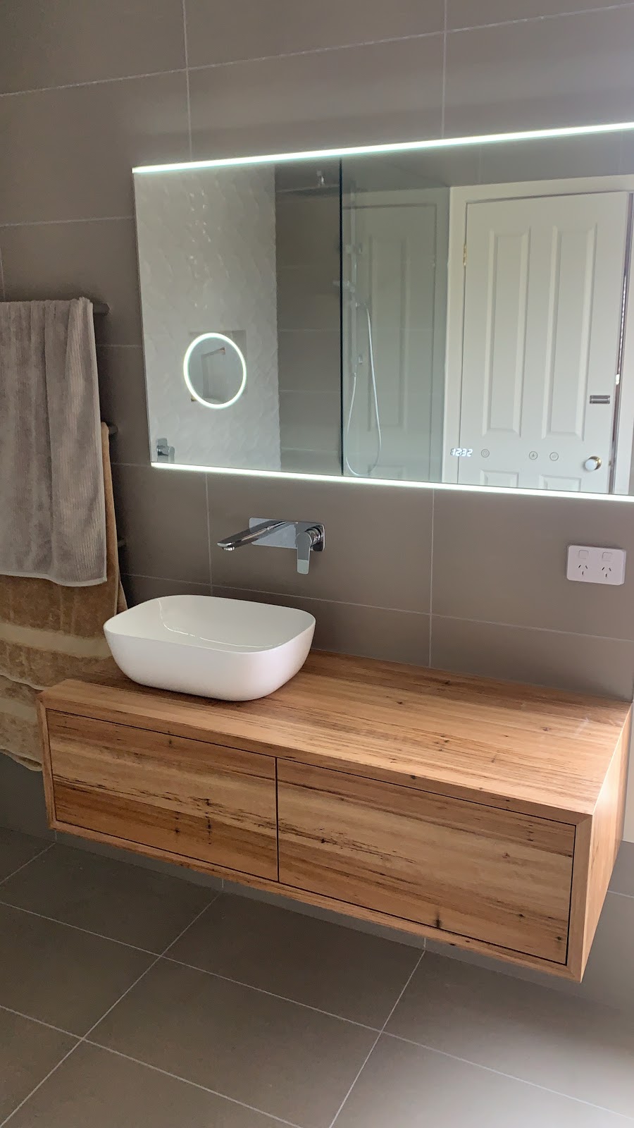 Q Bathrooms | home goods store | 2 Inglewood Ct, Mill Park VIC 3082, Australia | 0421123445 OR +61 421 123 445