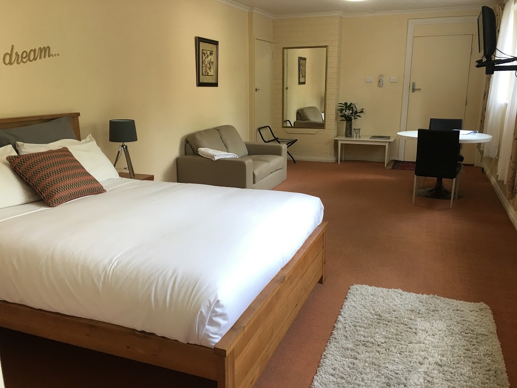 Warburton Motel | 4 Donna Buang Rd, Warburton VIC 3799, Australia | Phone: (03) 5966 2059