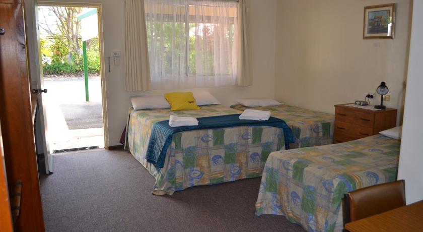 Affordable Gold City Motel | 28 Dalrymple Rd, Toll QLD 4820, Australia | Phone: (07) 4787 2187