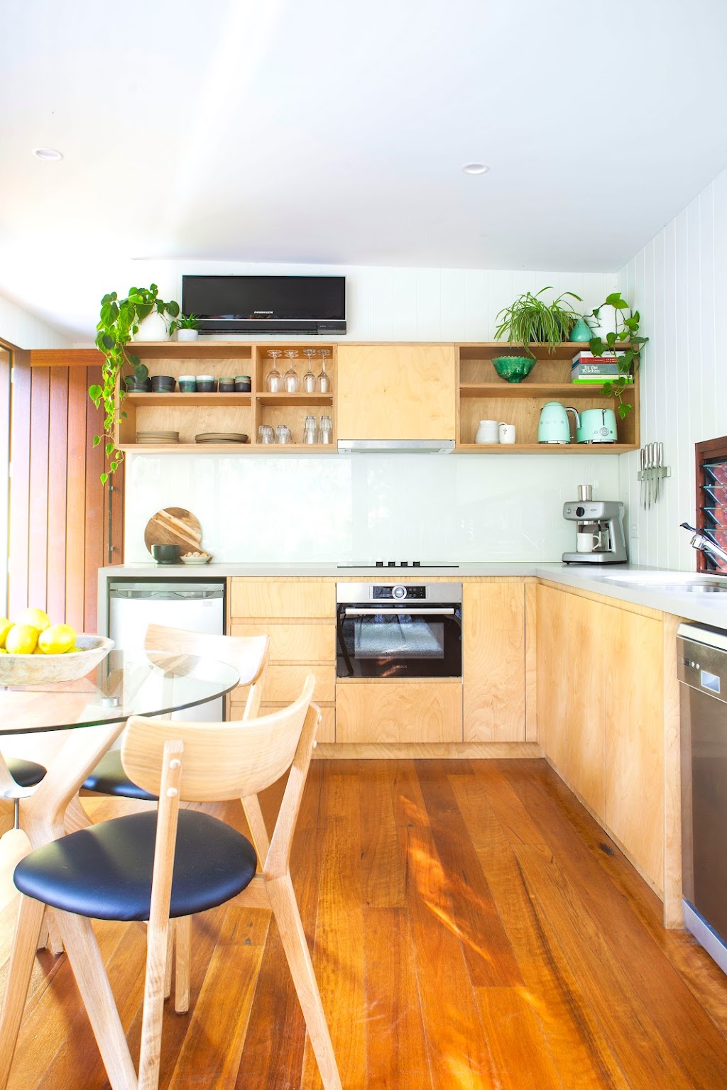 THE BUNGALOW - Byron Beach Retreats | 139 Broken Head Reserve Rd, Broken Head NSW 2481, Australia | Phone: 0403 617 449