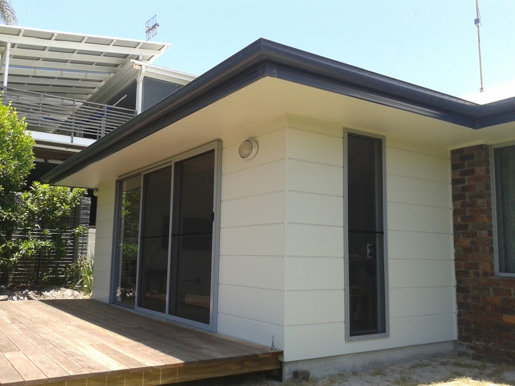 The Ironman Shipping Container Homes | 241 Edwards St, Noosa Heads QLD 4567, Australia | Phone: 0449 928 001