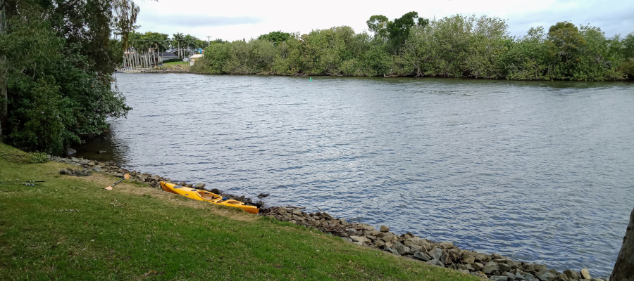 Gold Coast Fishing Spots - Tranquility Park | Tranquility Park, 2 Kawana Cres, Ashmore QLD 4214, Australia